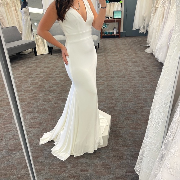 Jersey fitted ivory gown - Picture 2 of 4